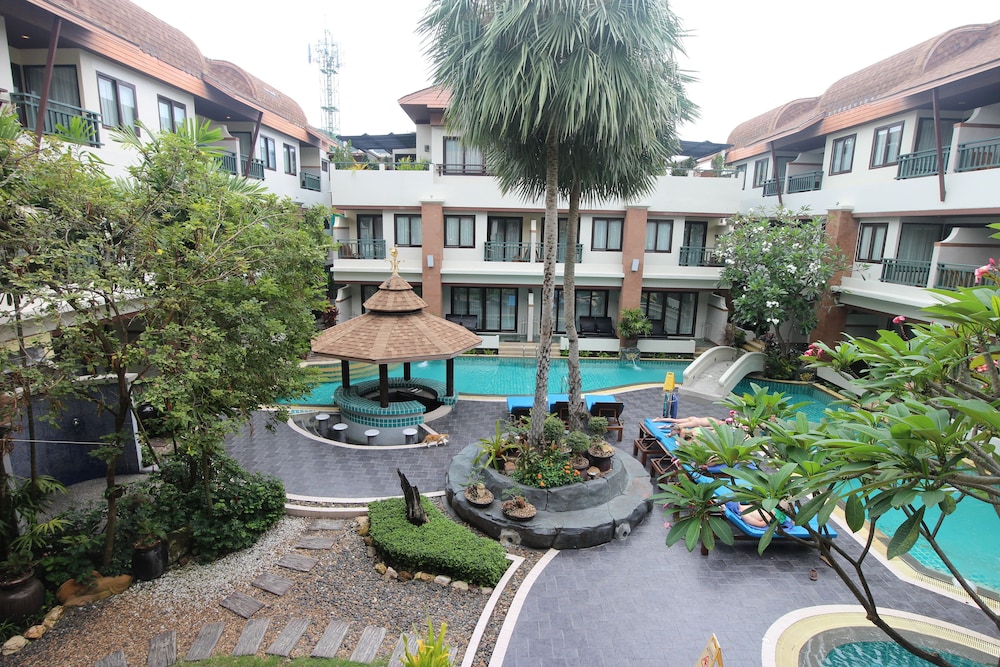 P P Palmtree Resort 3/50