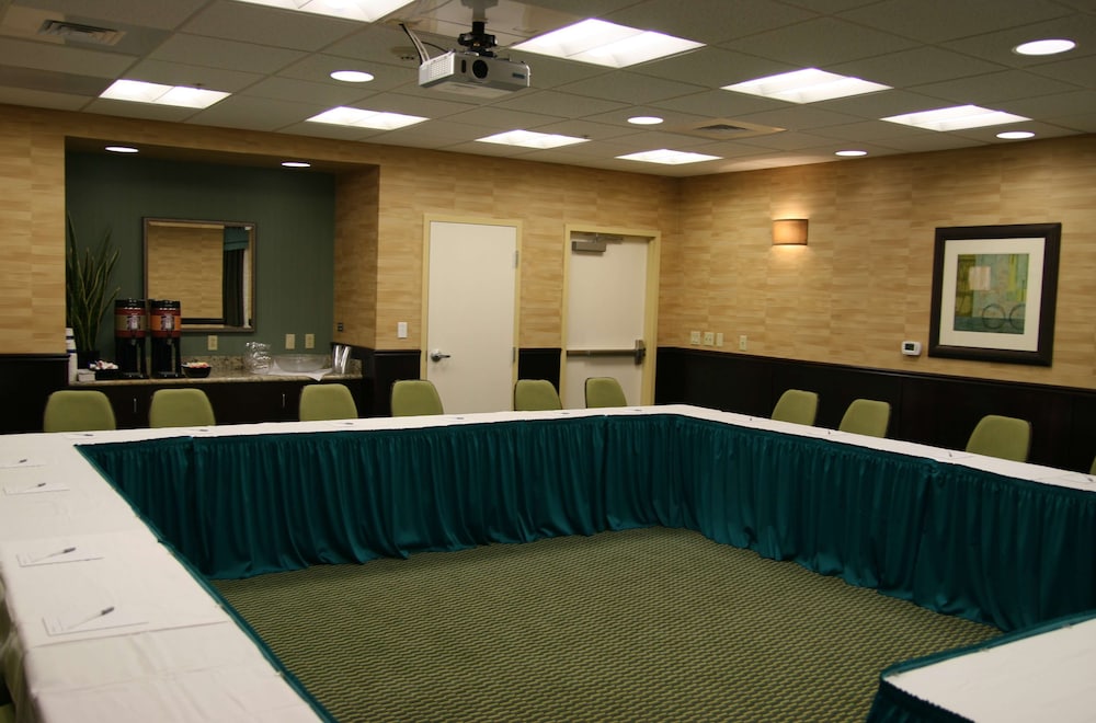 Hampton Inn Suites Austin Lakeway 56/69
