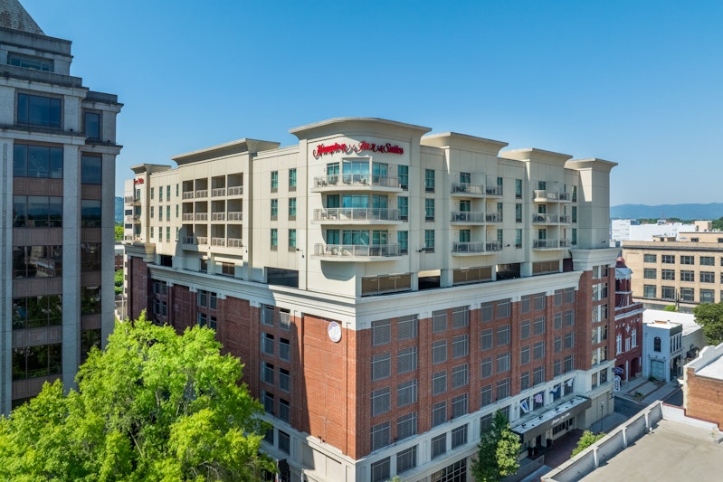Hampton Inn And Suites Roanoke-Downtown 8/75