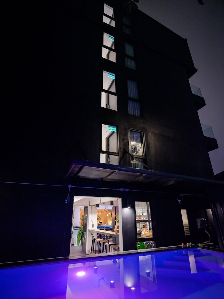 9.5 Hotel 54/70
