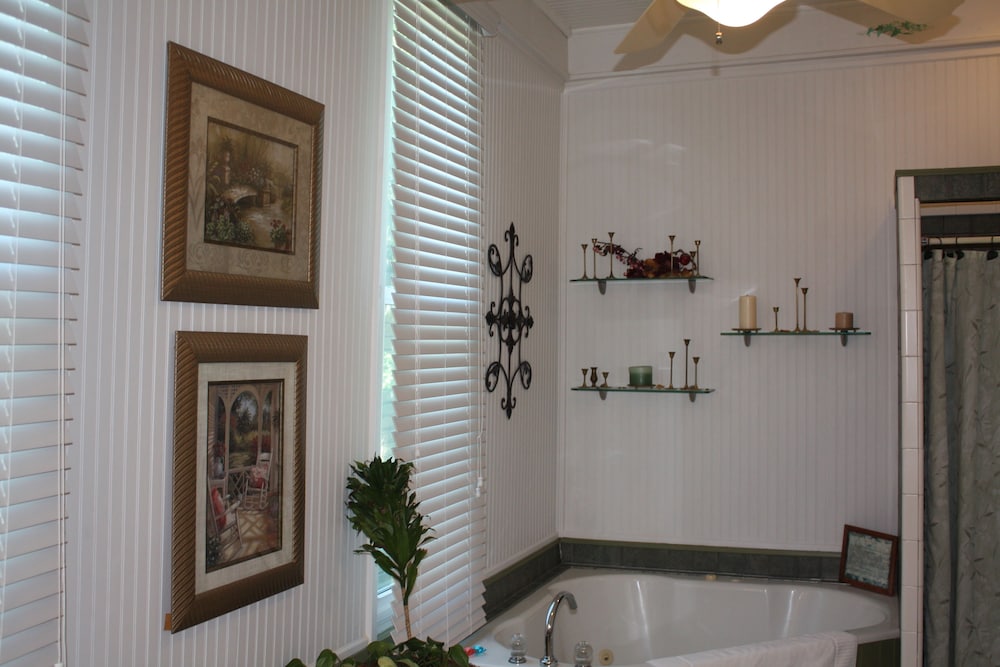 McFarlin House Bed and Breakfast 7/69
