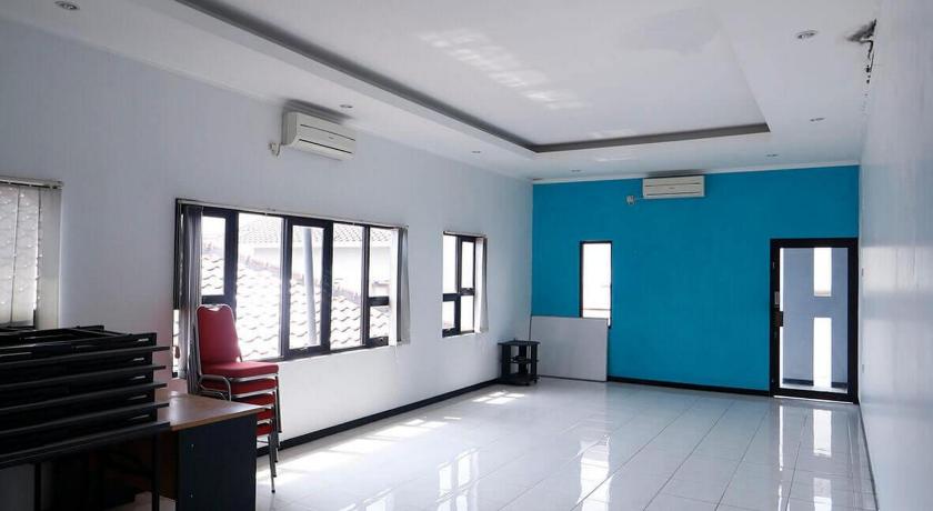 Reddoorz Plus Near Undip Tembalang 29/47