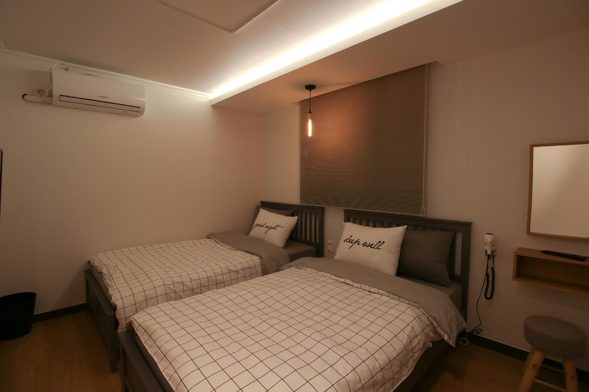 Semi Room, Single, Semi Double Bed