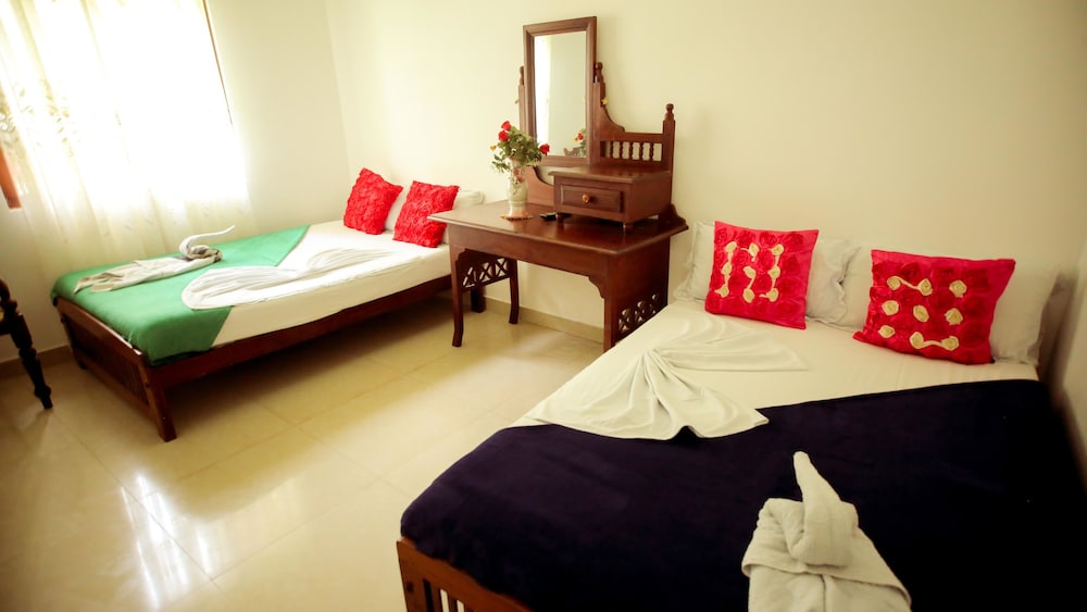Frangipani Motel 8/46