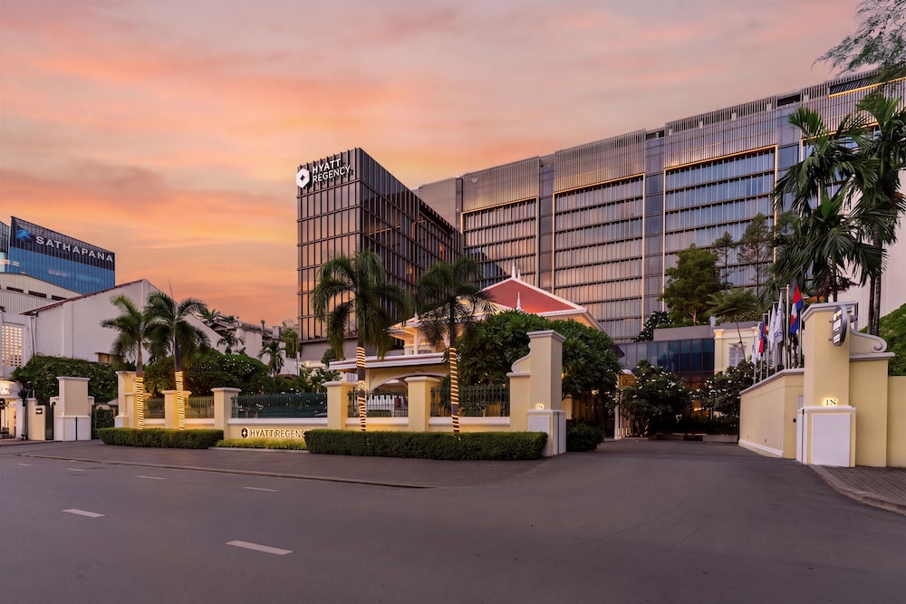 Hyatt Regency Phnom Penh 65/72