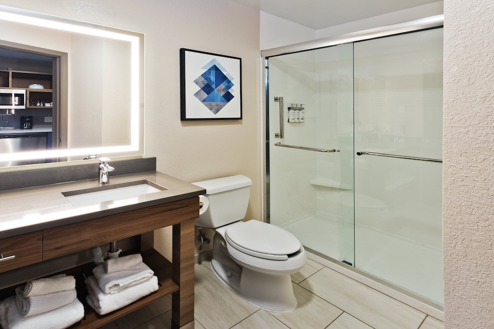 Candlewood Suites Columbus Fort Benning 70/75