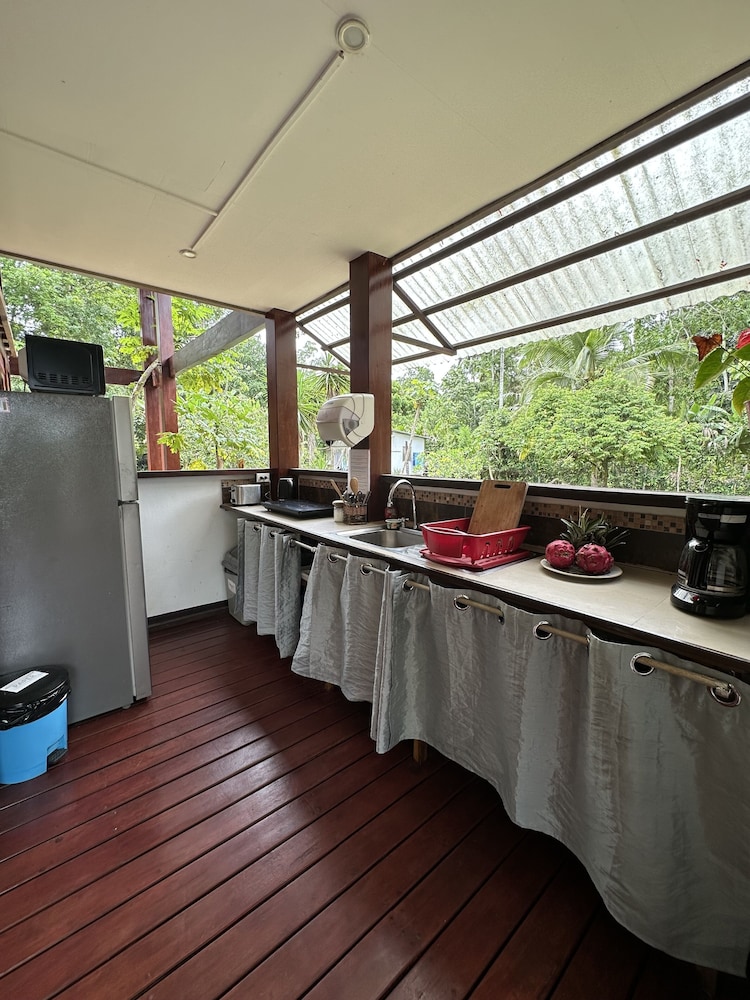 KENAKI LODGE 26/50