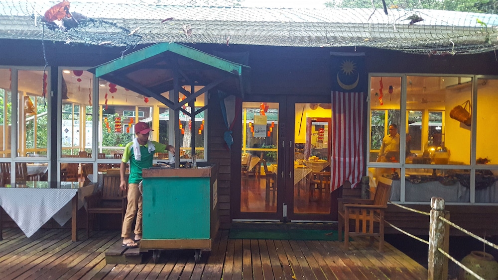 Borneo Nature Lodge 2/18