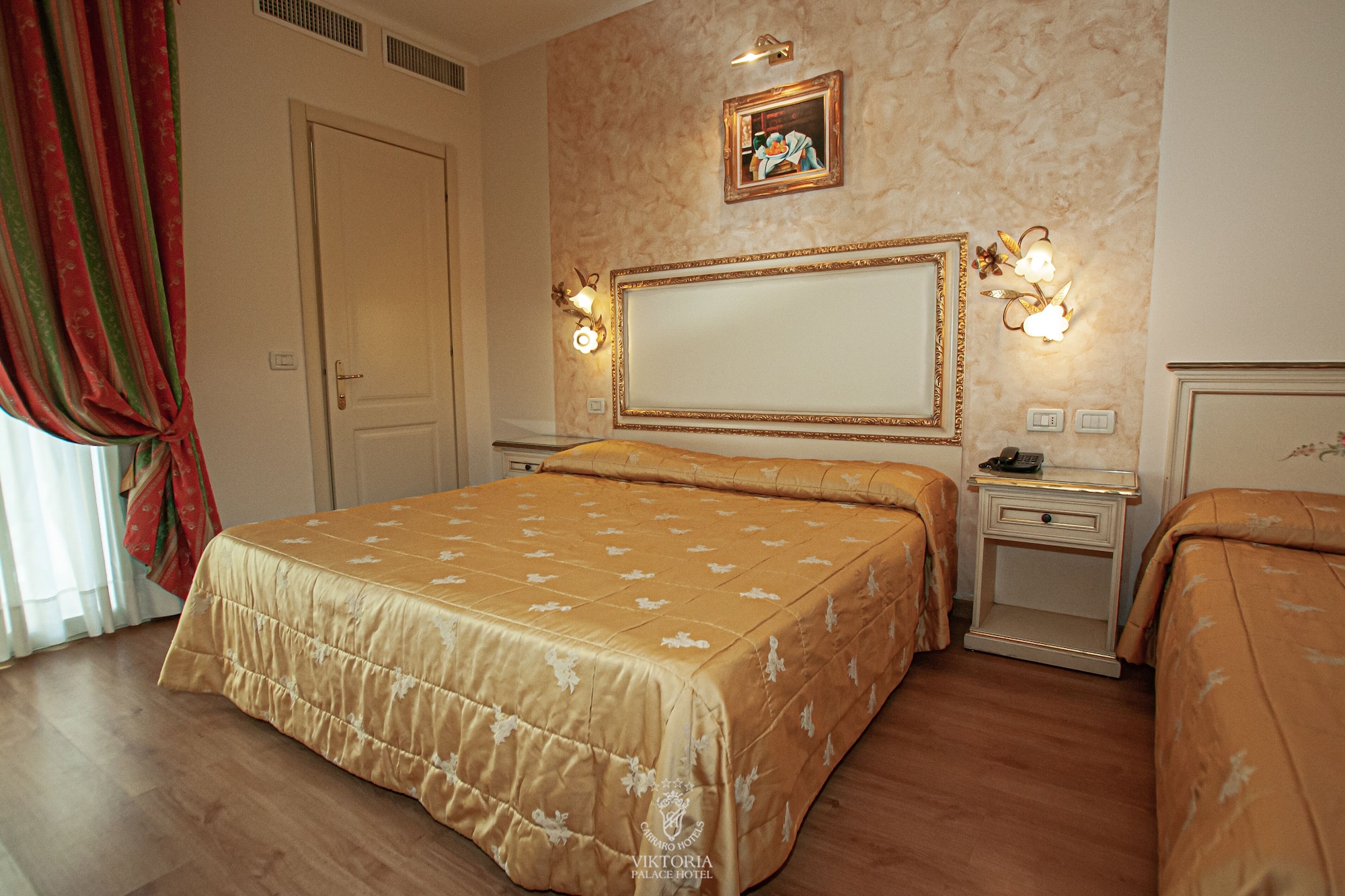 ROOM, TRIPLE