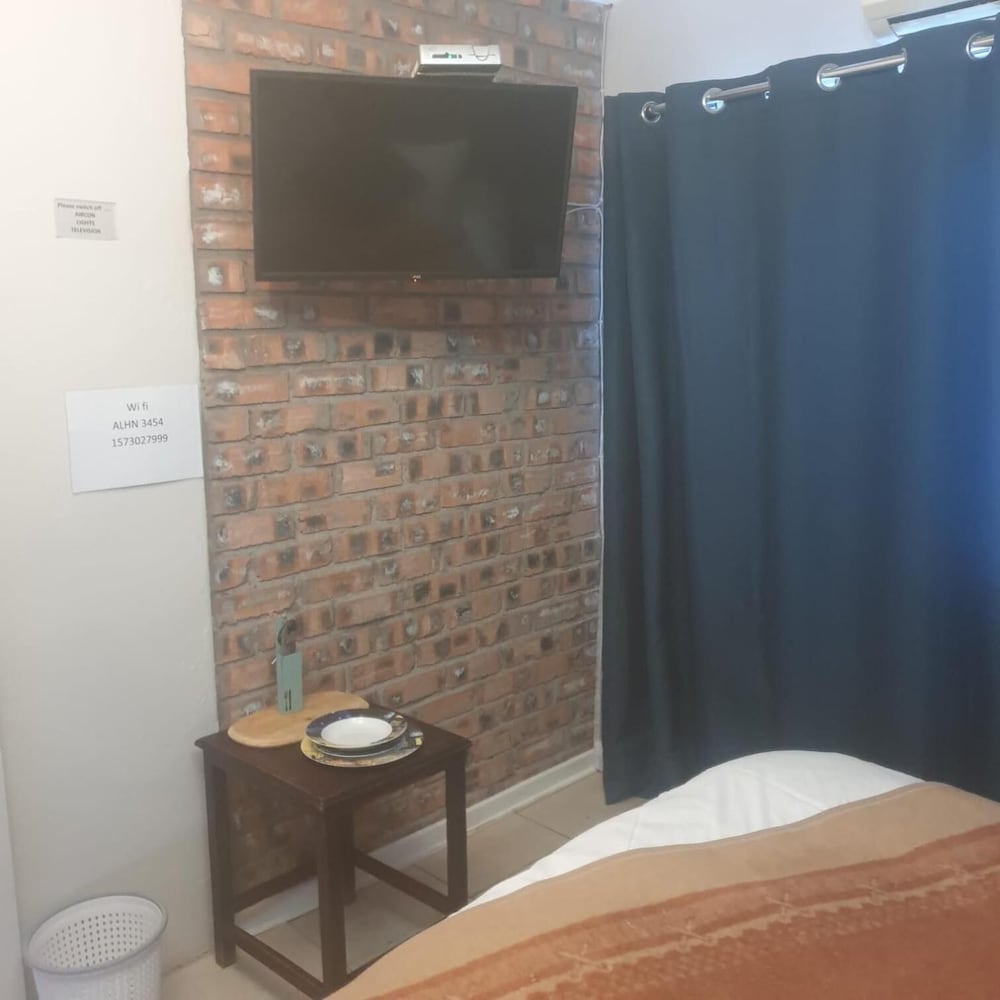 Angels Haven Guesthouse 3/49