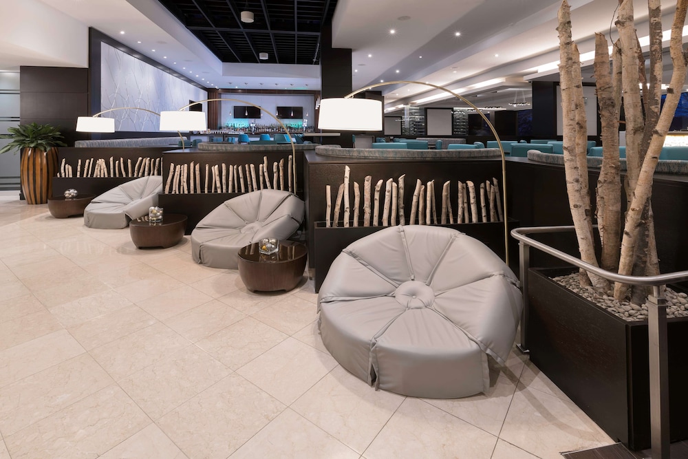 Crowne Plaza Toronto – North York 5/70