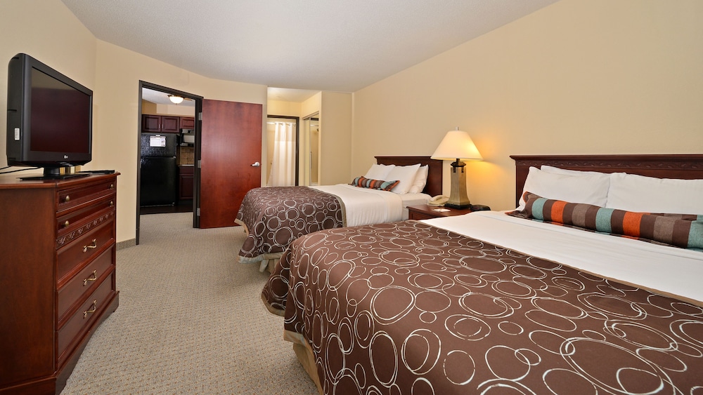 Staybridge Suites West Des Moines 31/76