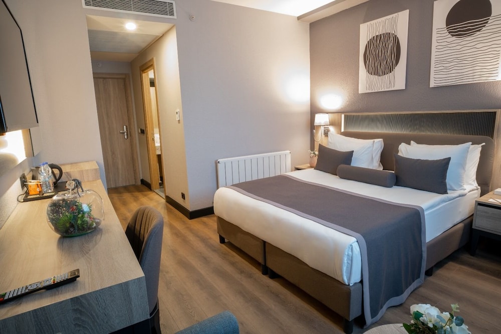 Mayi Hotel 25/55