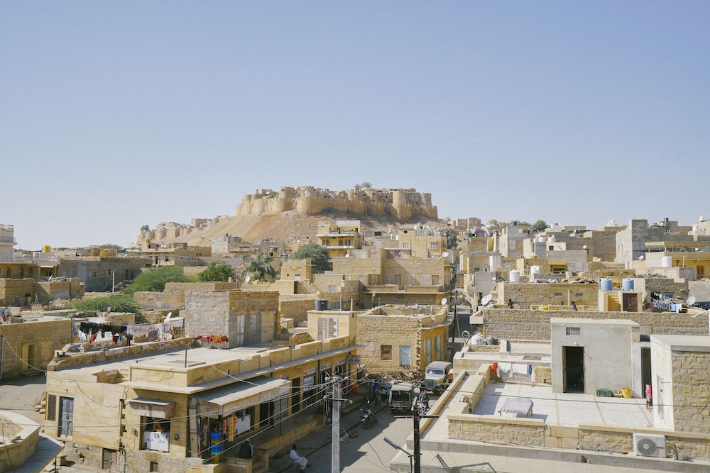 Mystic Jaisalmer Hostel / Backpacker 42/50