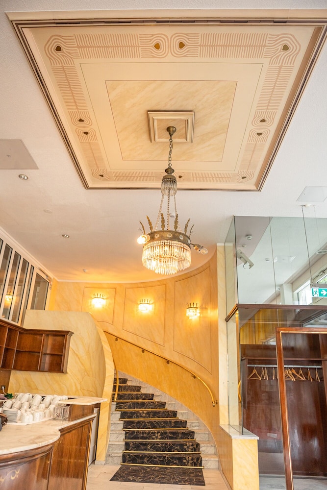 Hotel Quellenhof 6/48