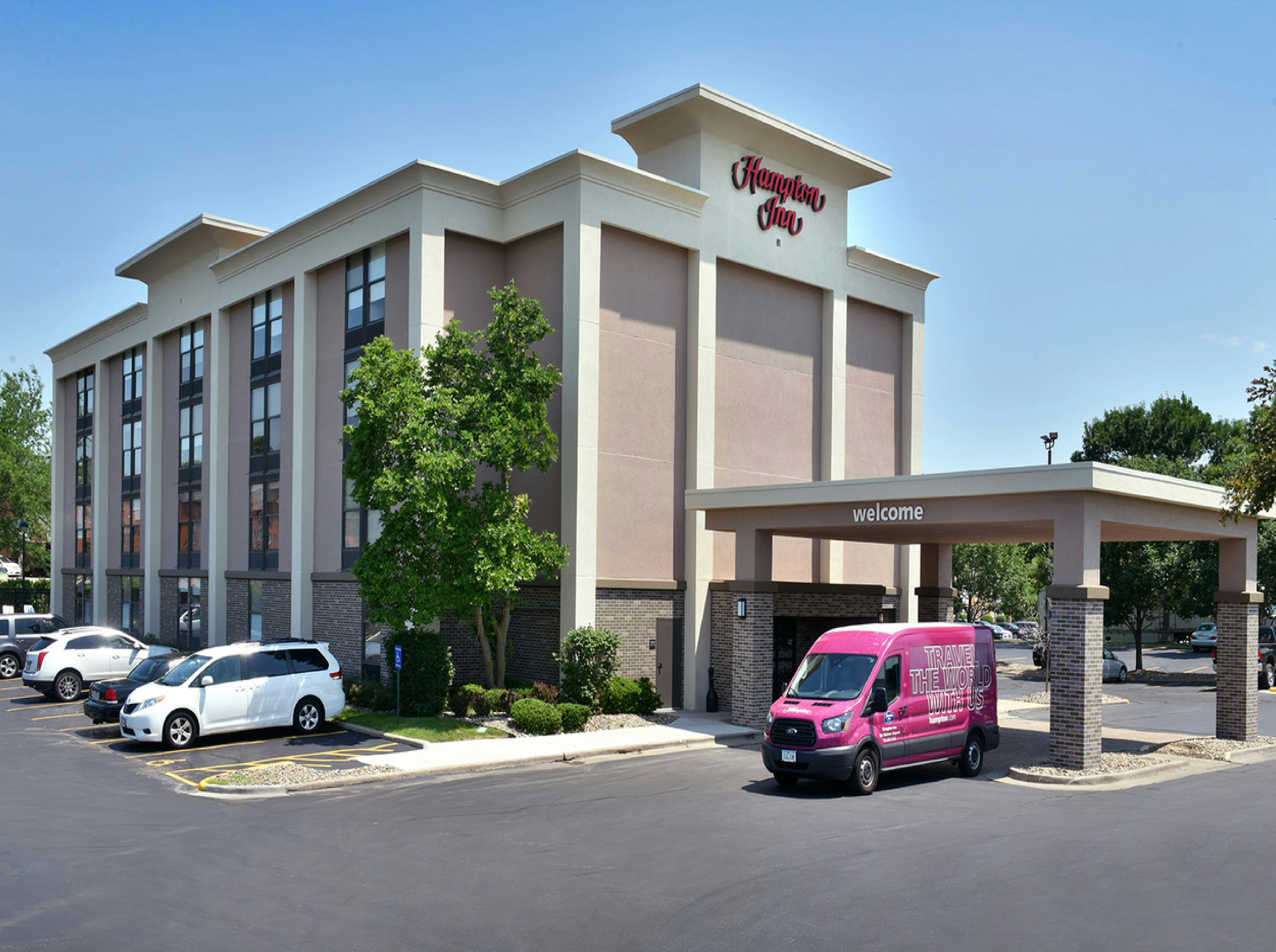 Hampton Inn Des Moines-Airport 21/24