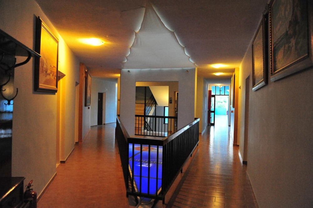 Valais Hotel 5/44