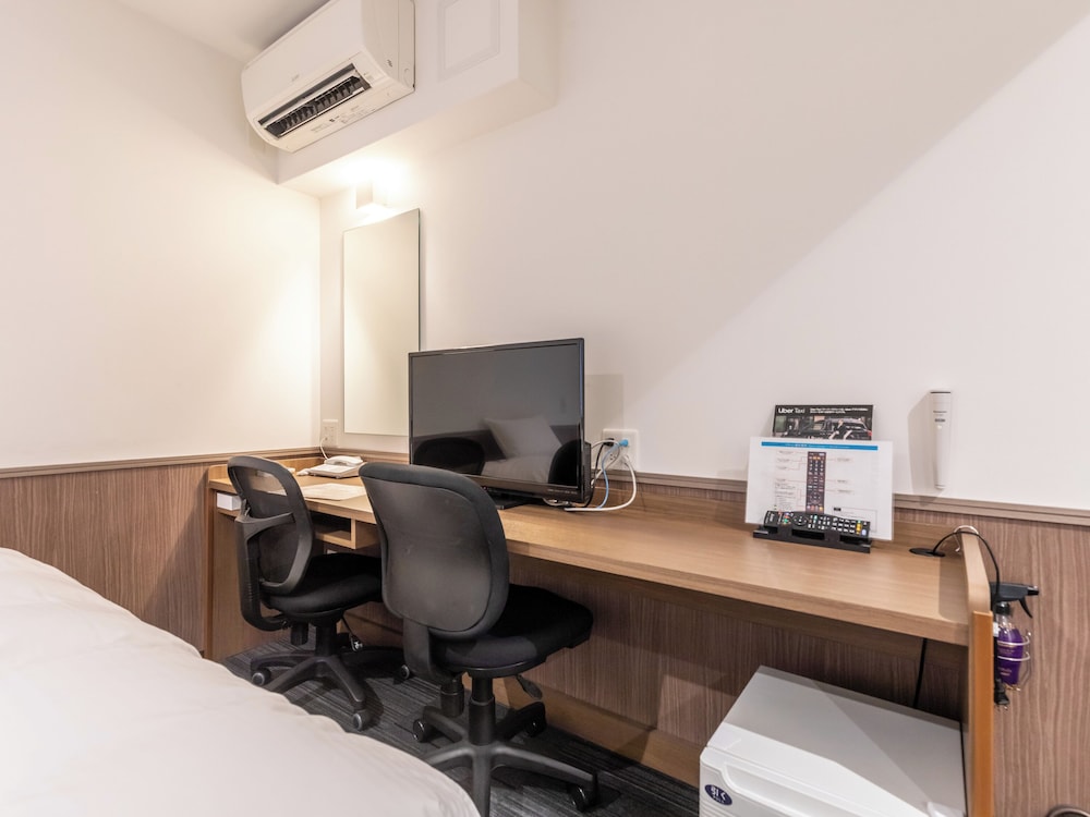 Hotel Excellence Enmachi Ekimae 37/42