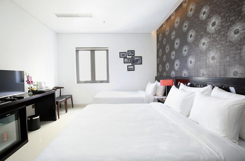 Dylan Hotel Da Nang 9/27