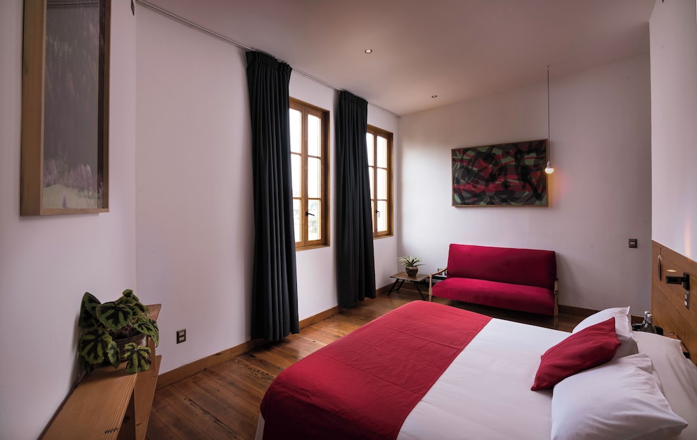 Fauna Hotel 21/73