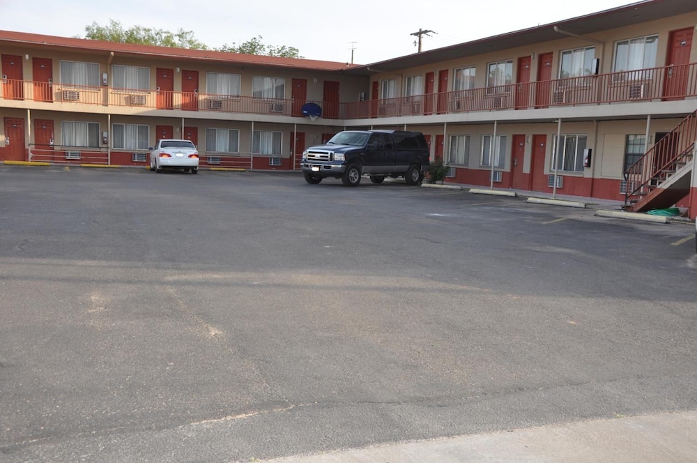 Budget Inn 32/38
