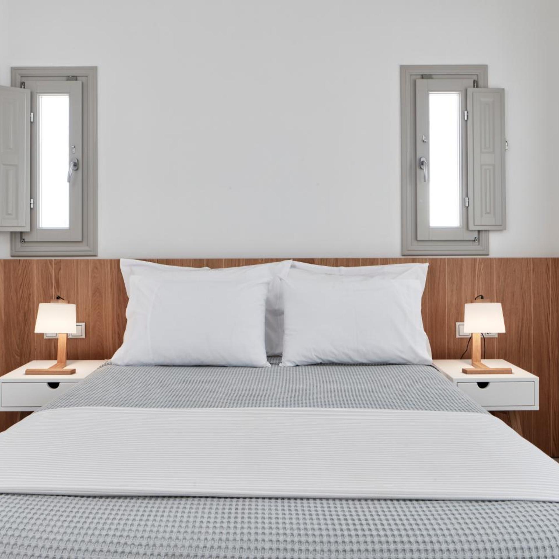 DOUBLE ROOM