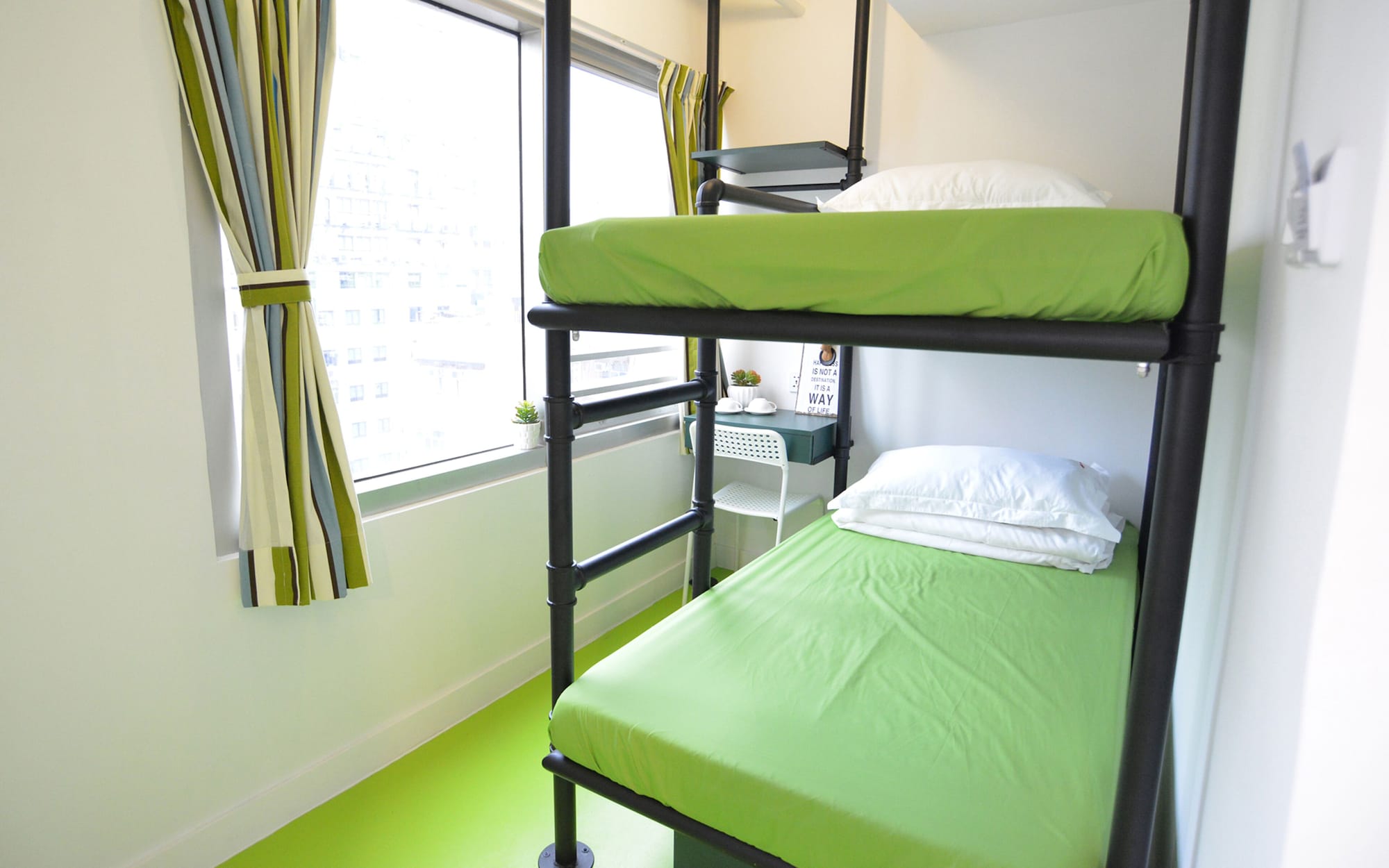 JUNIOR, TWIN BEDS