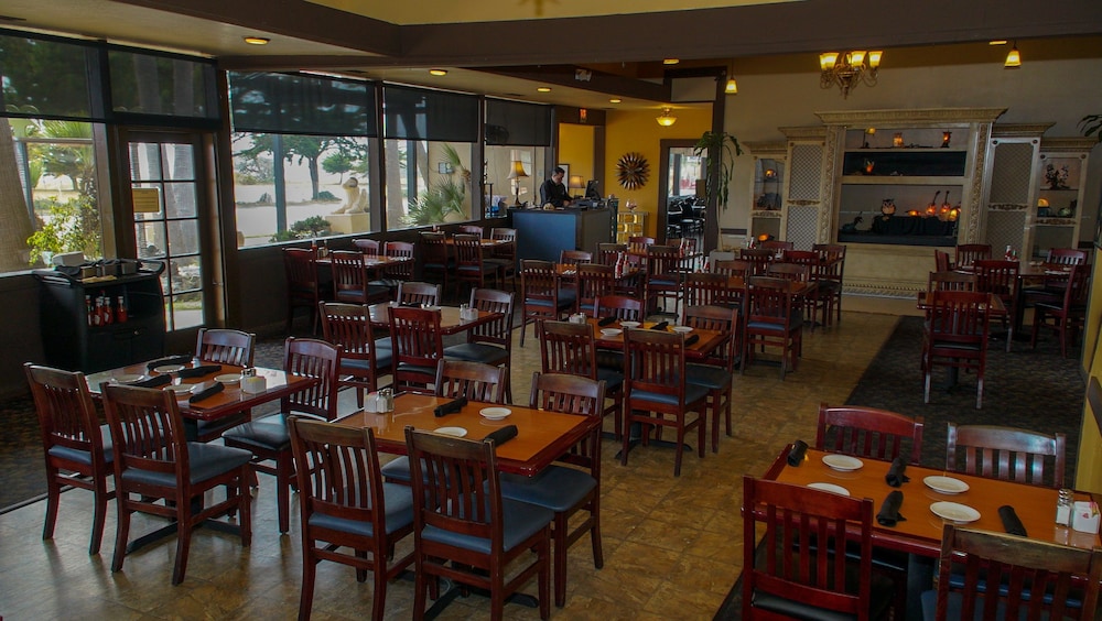 San Simeon Lodge 50/68