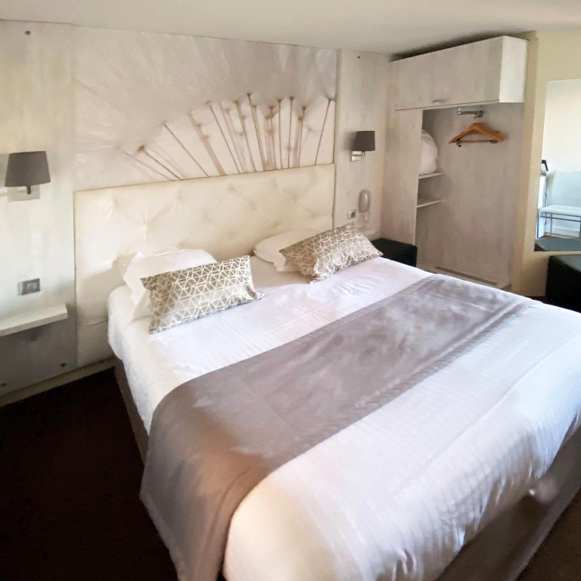 Logis Hotel des Lacs 17/50