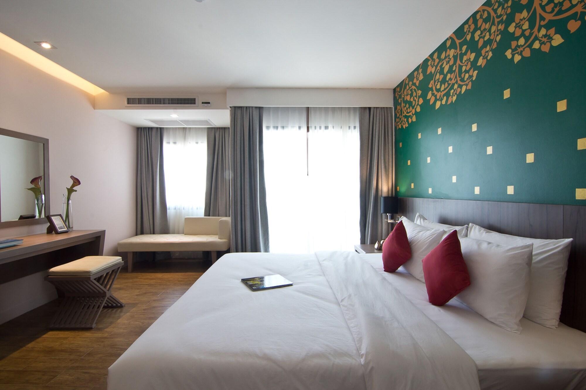 Tevan Jomtien Pattaya 18/50