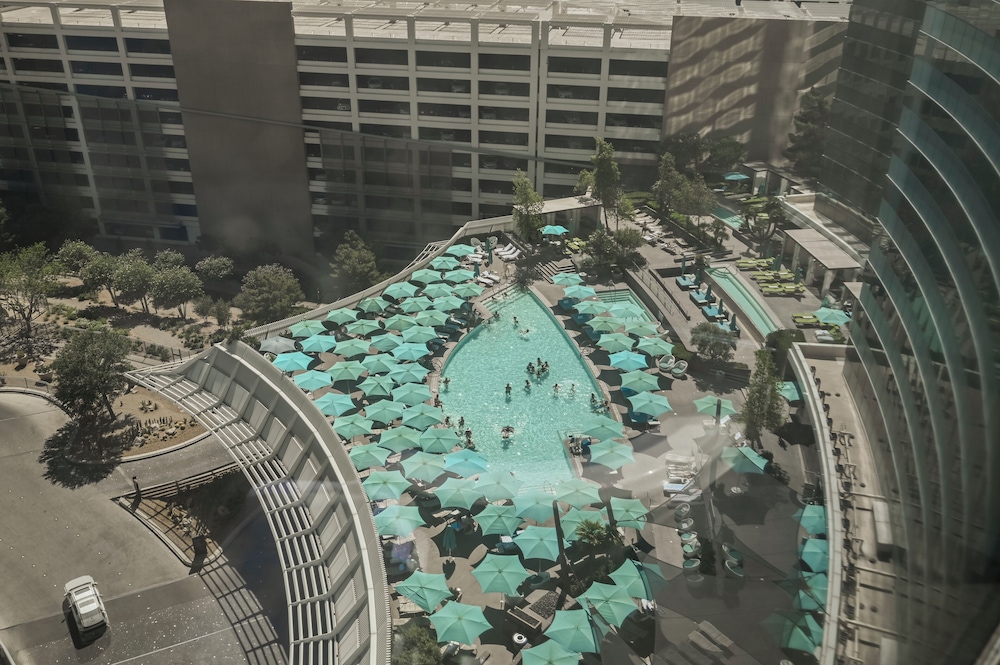 Secret Suites At Vdara 34/50