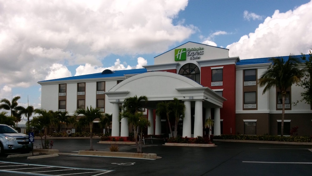 Holiday Inn Express Hotel Suites Lake Okeechobee 8/54