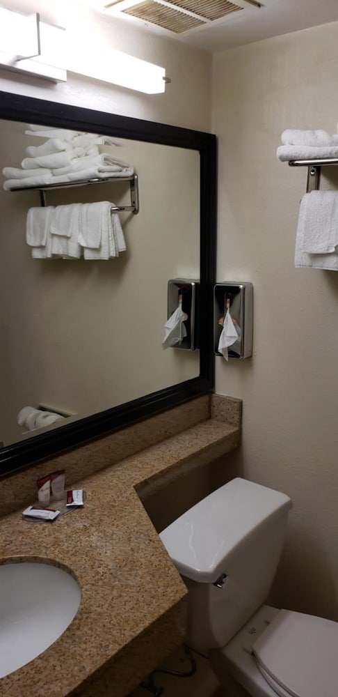 Mho Hotel Bordentown 22/37