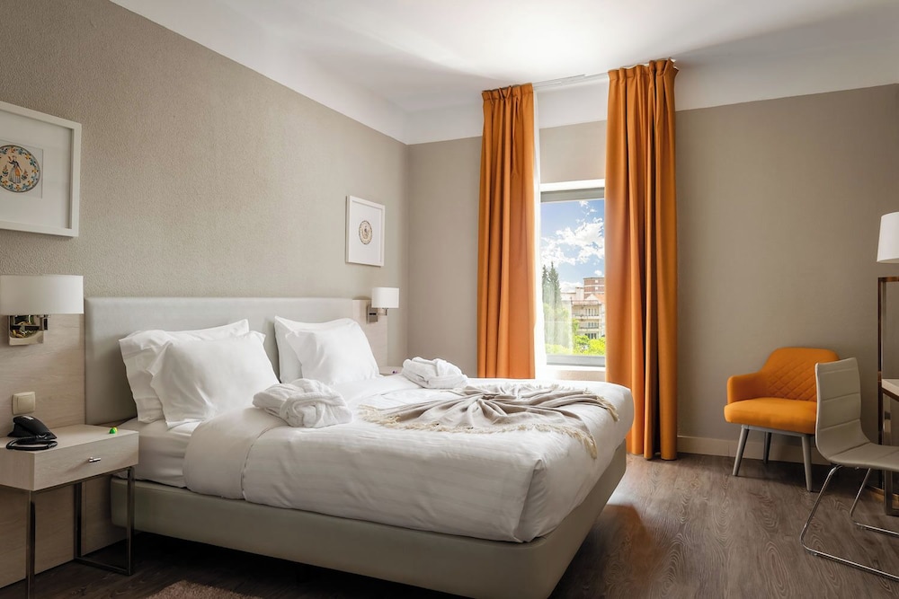 Suite, King Bed