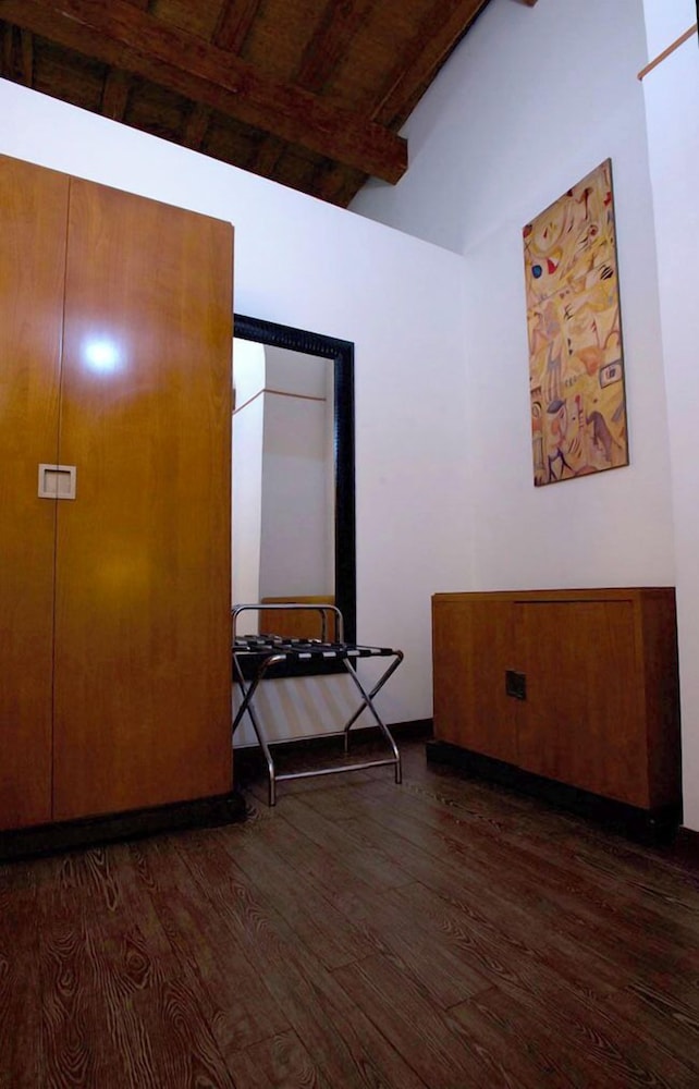 Saint Peter Six Rooms And Suites 43/67
