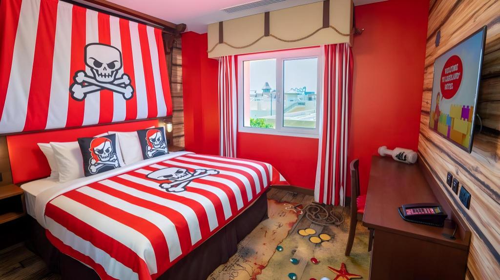 Theme, Family Suite, Pirate, King Bed