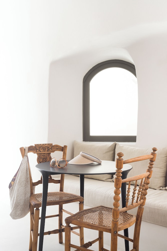 Armenaki Santorini 38/50
