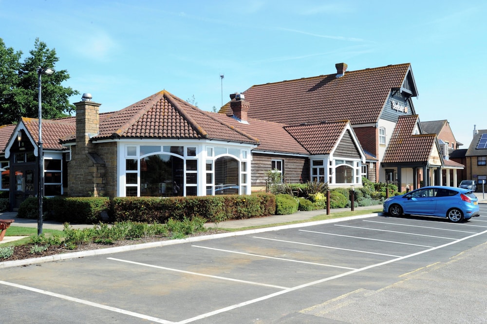 Premier Inn Southend Airport 28/31