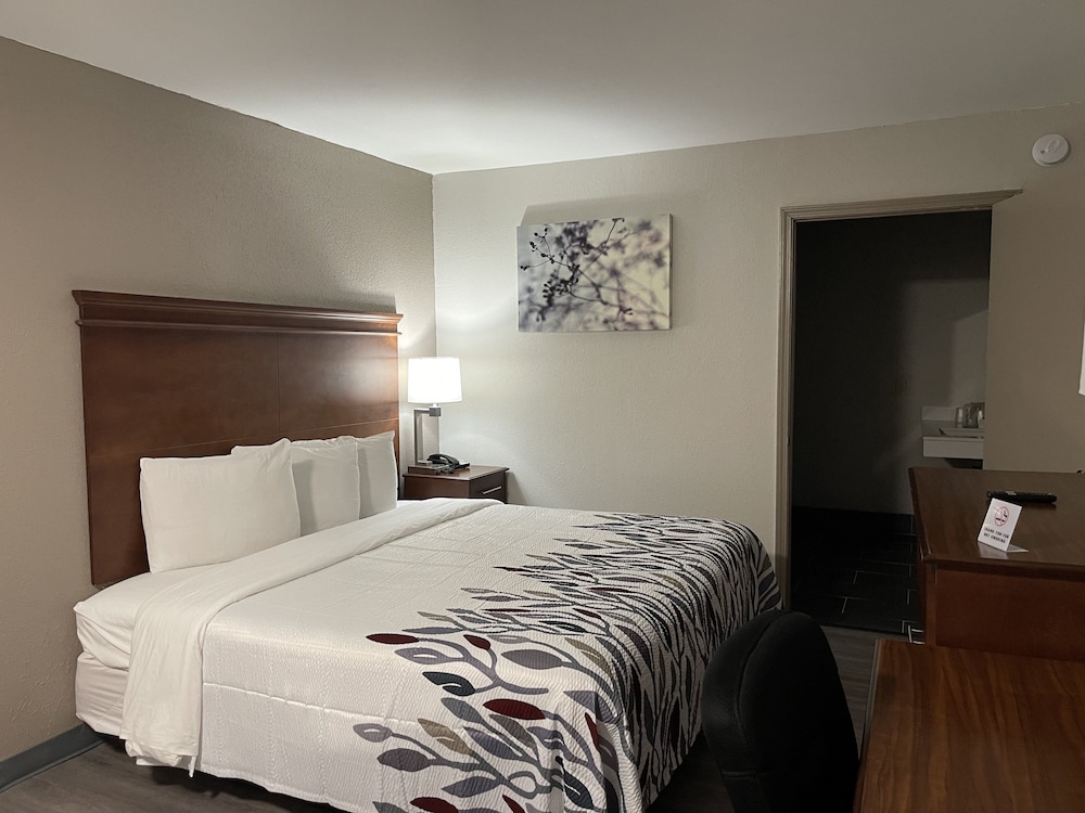 Red Roof Inn Lagrange 6/31