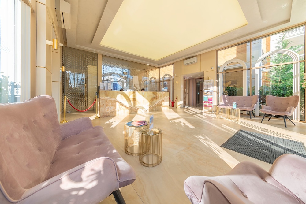 Harmony Suites 11, 12 Grand Resort 36/50