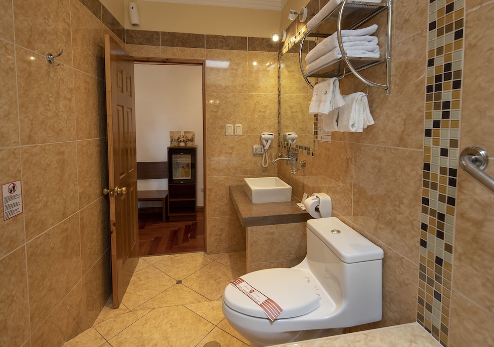Hotel Rojas 34/68