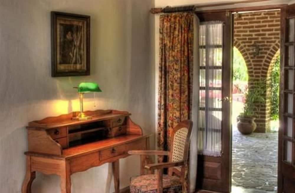 The Todos Santos Inn 36/83