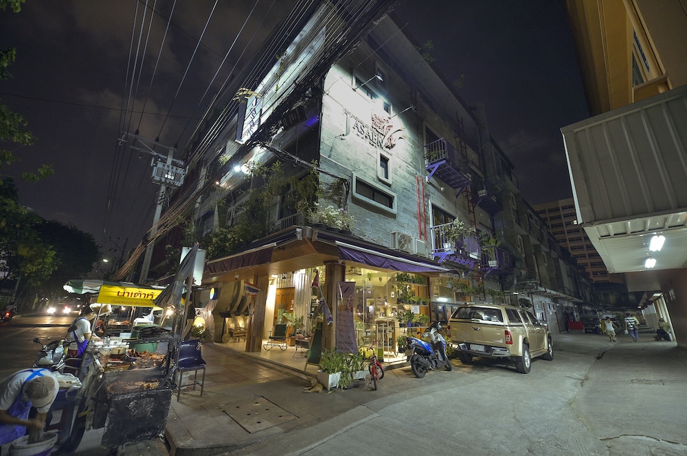 Collection O Jasaen Stylish Boutique Hotel 49/54