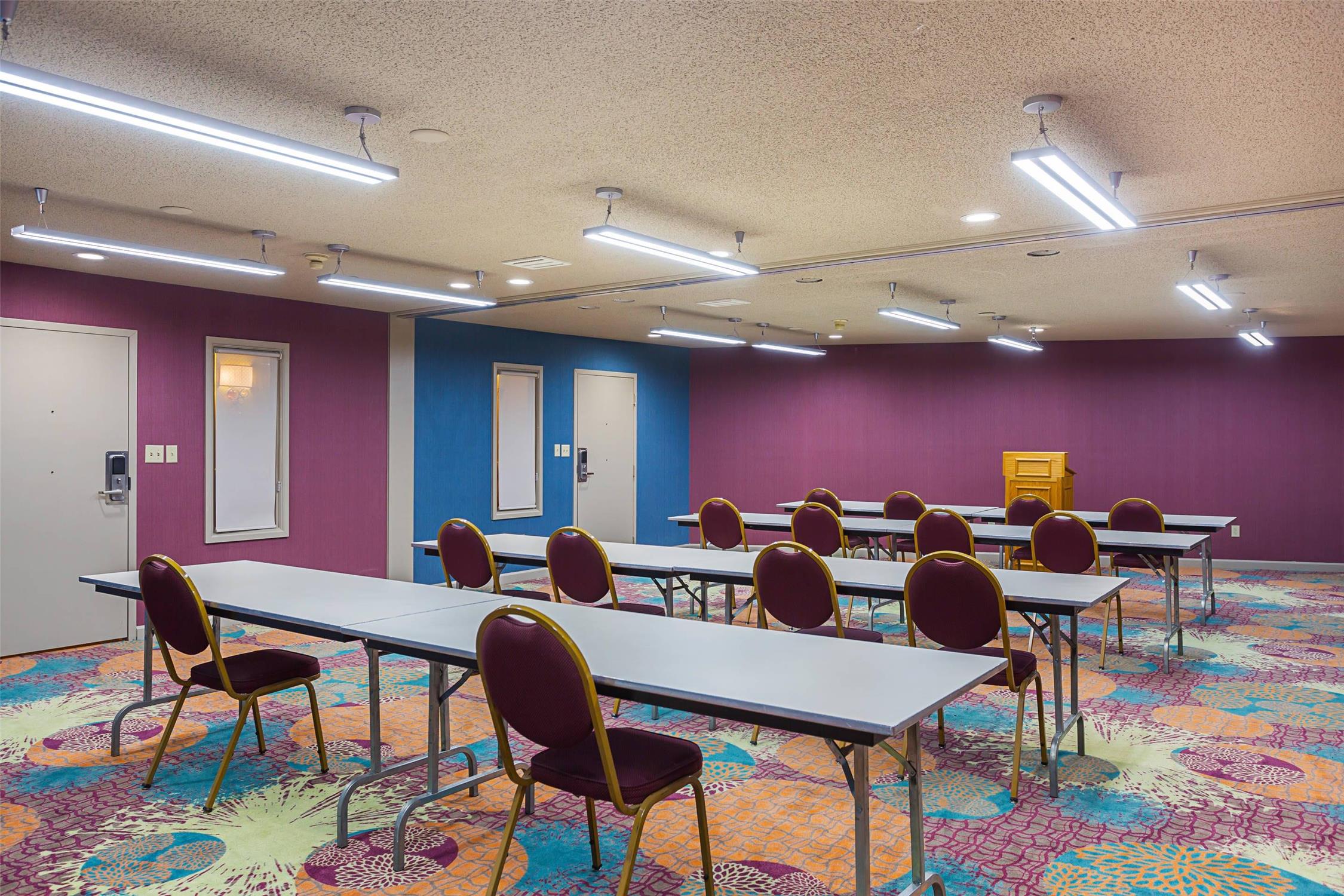 Clarion Inn & Suites Evansville Eastland Area 27/29
