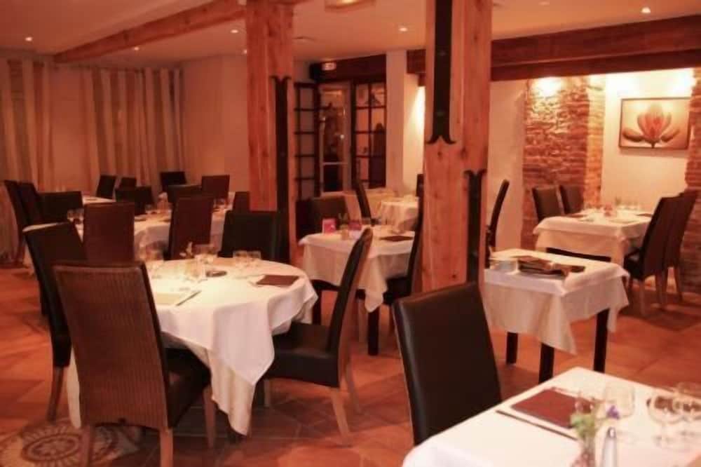 Logis Hotel Les Pasteliers 25/36