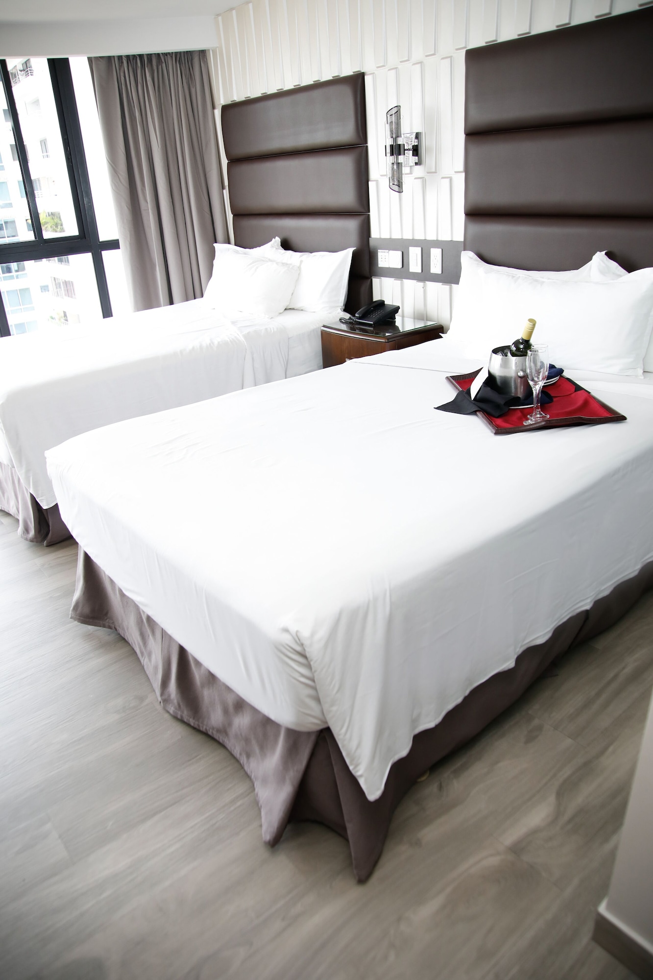 SUPERIOR, 2 DOUBLE BEDS, BAY VIEW