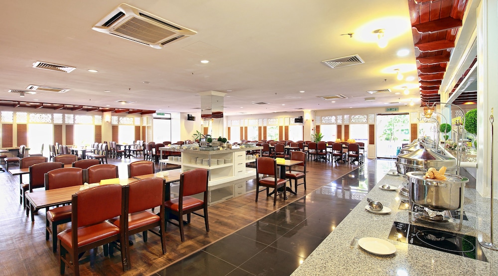 The Putra Regency Hotel 19/22