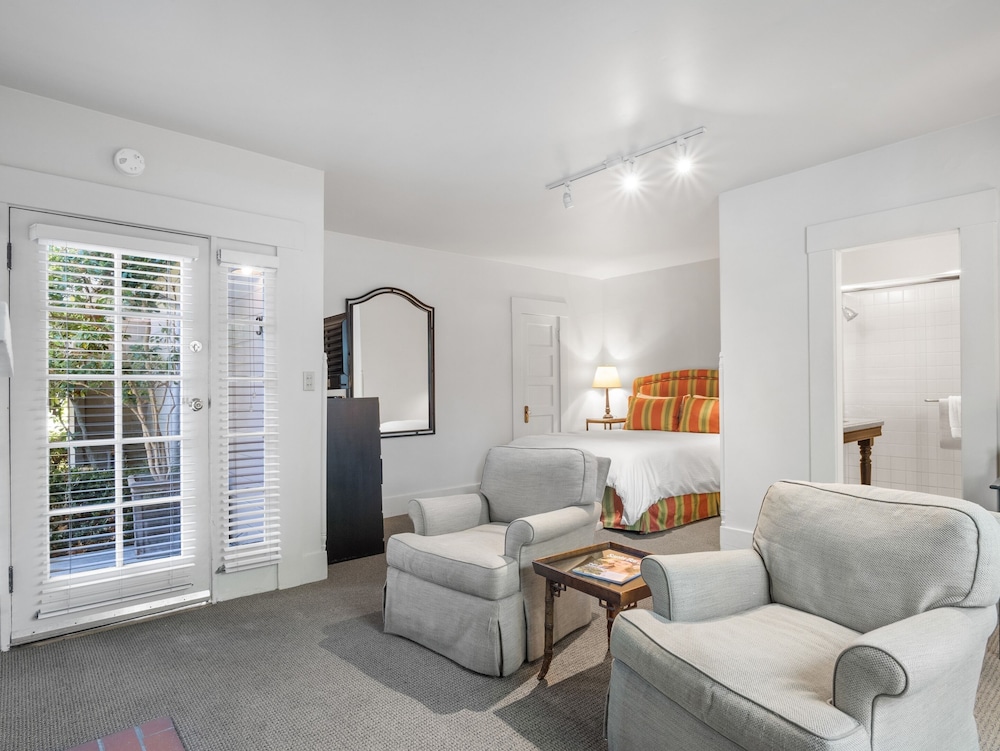 The Upham 27/50