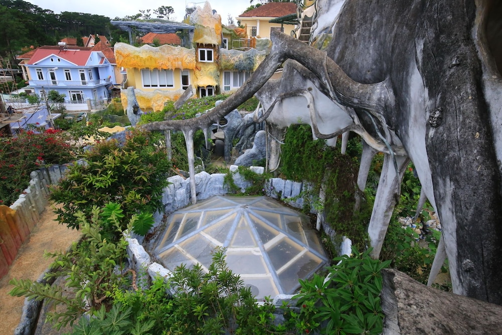Crazy House 57/66