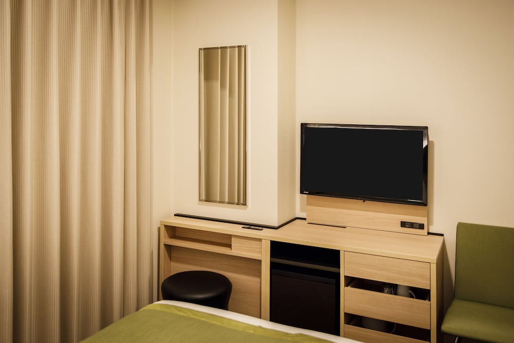 Shin-Osaka Esaka Tokyu REI Hotel 56/68